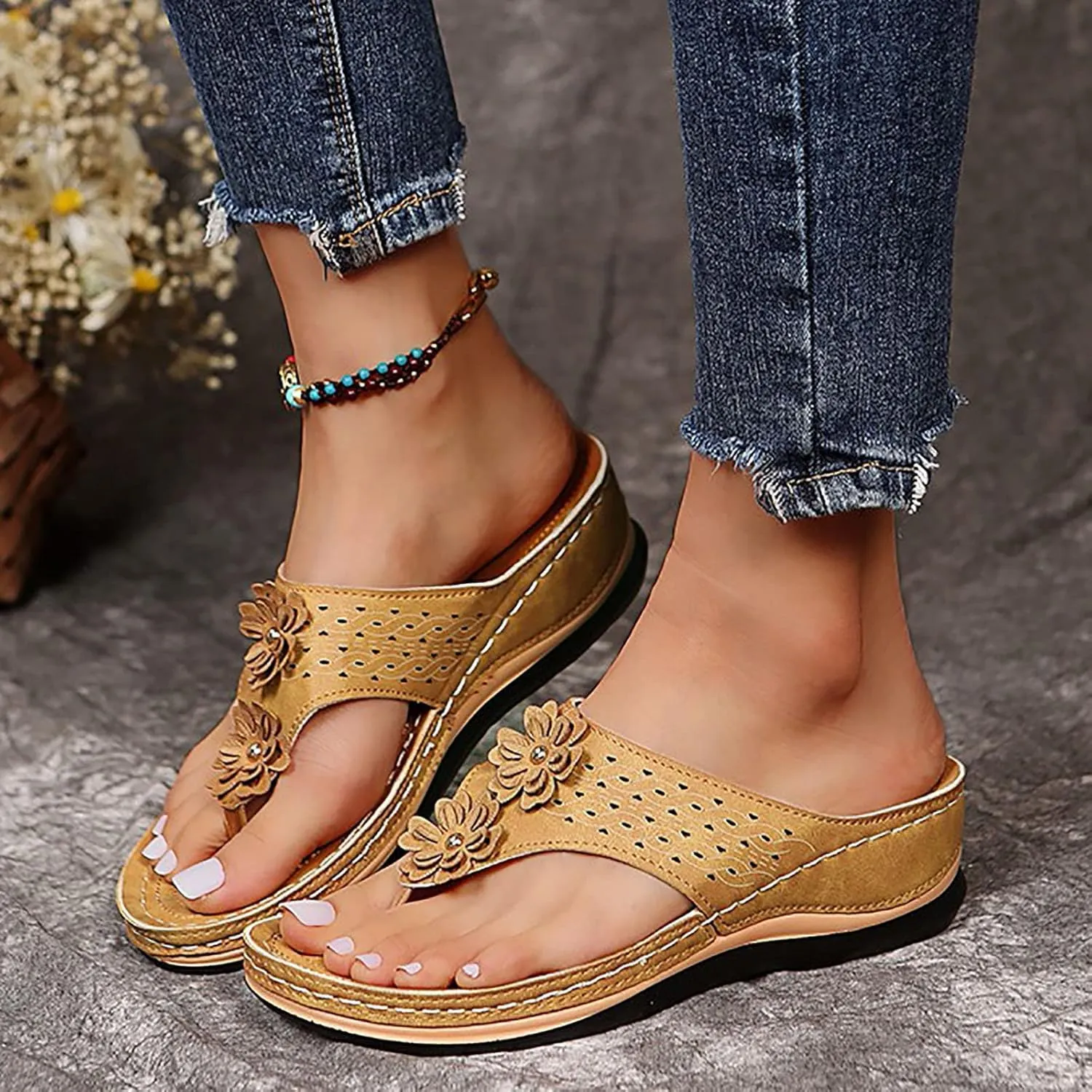 Eduavar Sandals Women Comfortable, Womens Sandals Dressy Summer Breathable Flip Flops Summer Beach Sandals Slippers