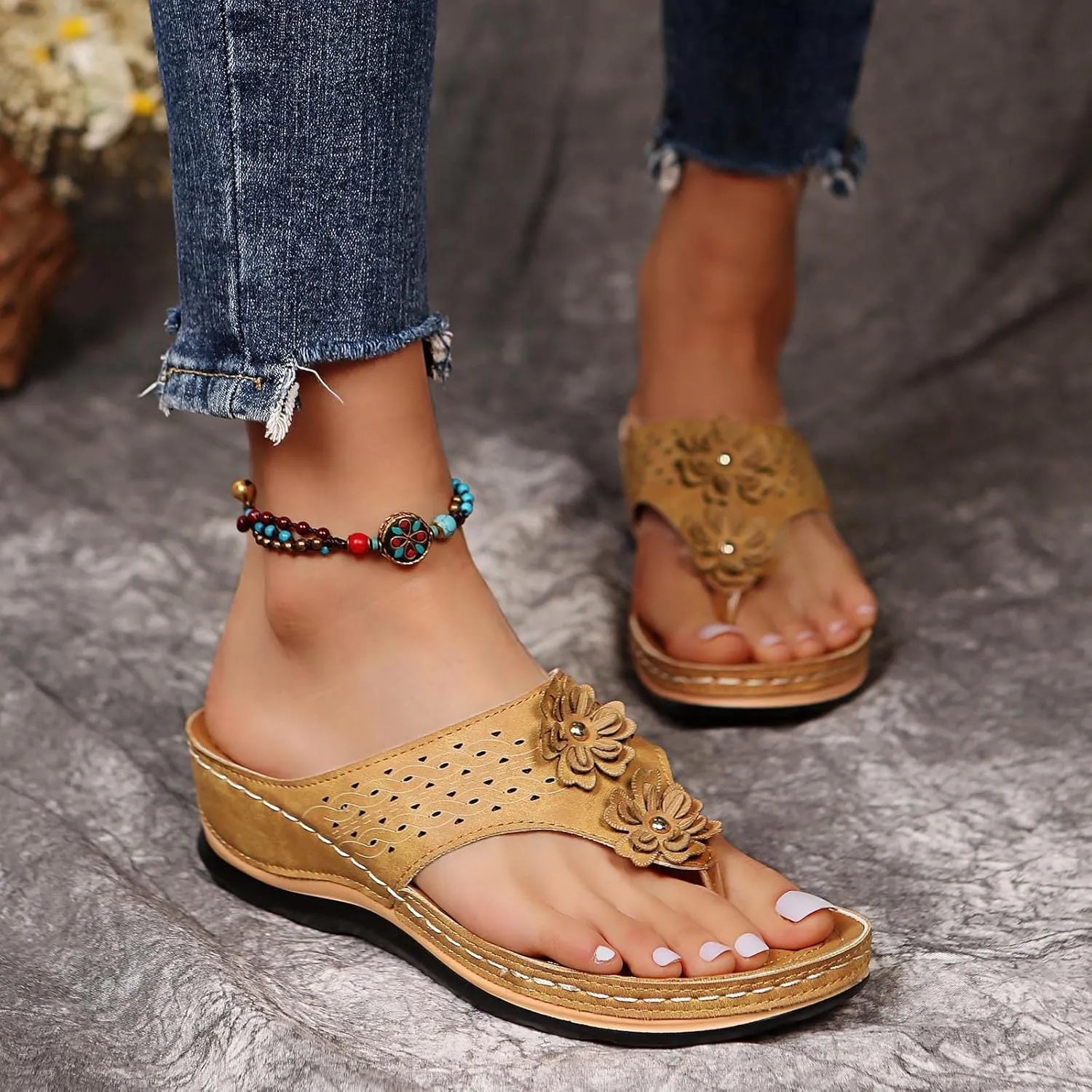 Eduavar Sandals Women Comfortable, Womens Sandals Dressy Summer Breathable Flip Flops Summer Beach Sandals Slippers