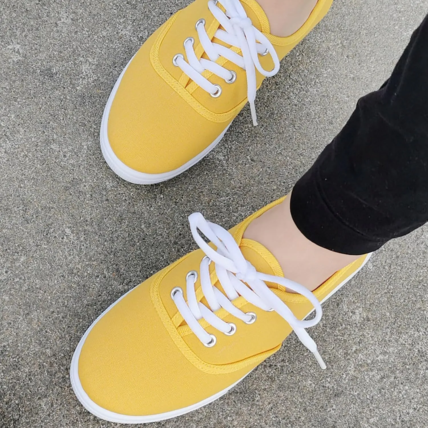 Womens Canvas Sneakers Lw Top Lace-up Canvas Shoes Lightweight Casual Gym Sole Tennis Shoes Comfortable Non Slip Walking Sneakers