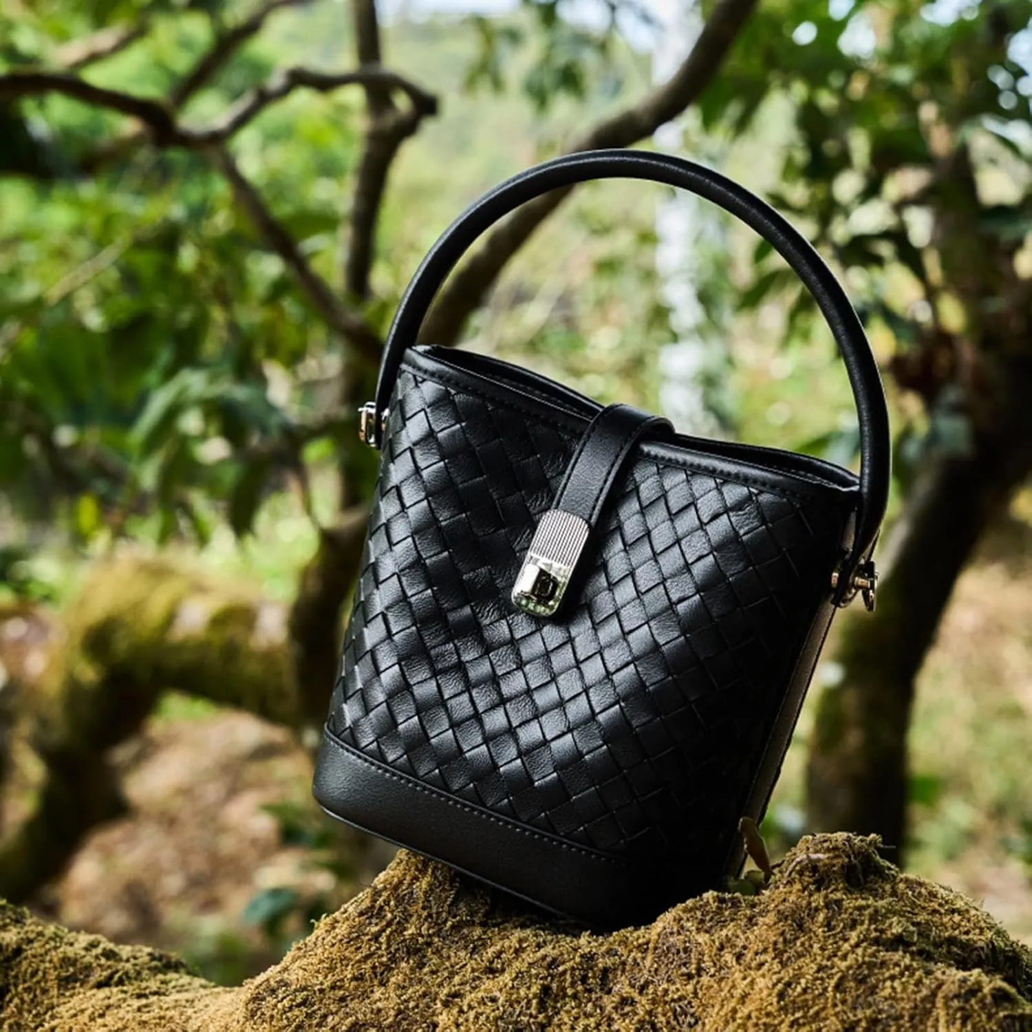 Woven bucket bag for Women,top layer sheepskin tote,Trendy shoulder bag,handbag, vegan leather crossbody bag.