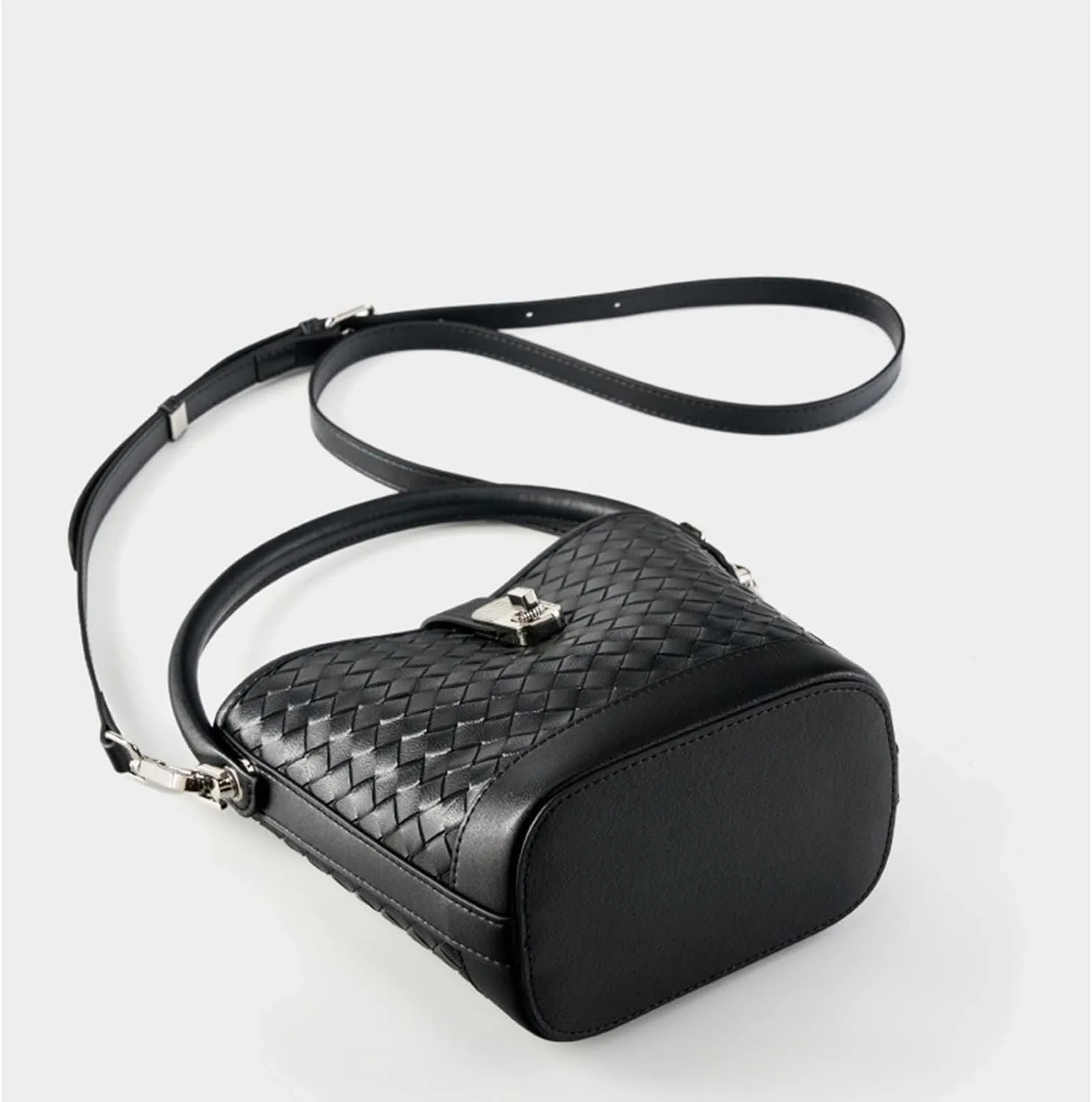 Woven bucket bag for Women,top layer sheepskin tote,Trendy shoulder bag,handbag, vegan leather crossbody bag.
